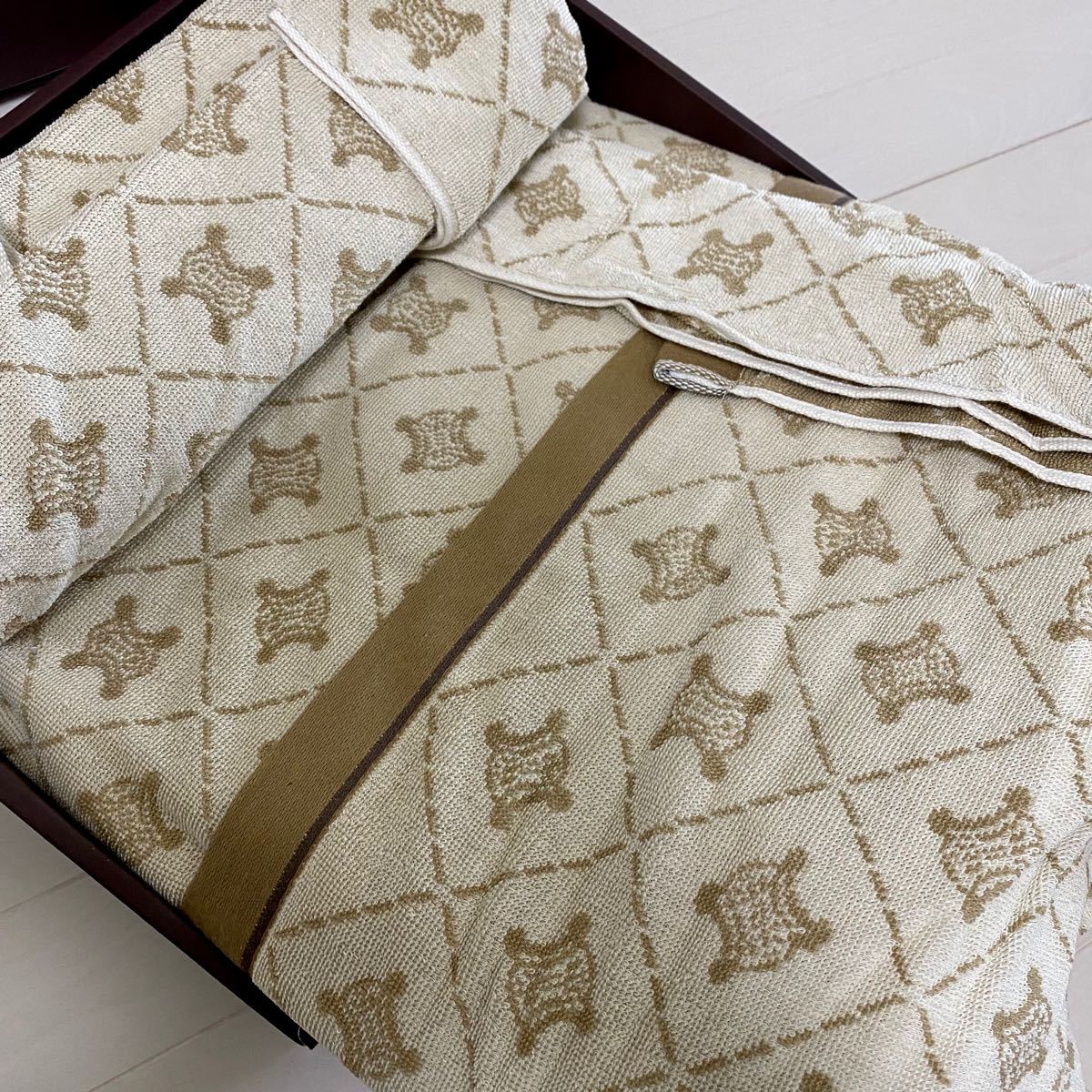 新品】セリーヌ CELINE タオルケット マカダム柄 140×190サイズ 新品】セリーヌ CELINE タオルケット マカダム柄 140×190サイズ