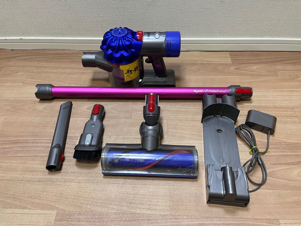 dyson ダイソン V7 sv11 コードレスクリーナー 動作品｜Yahoo!フリマ