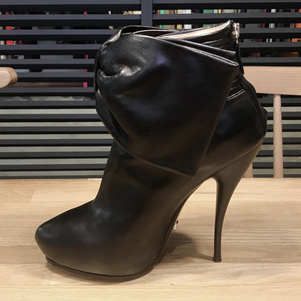 [ очень красивый товар ] Victor & Rolf 22.5cm #36 лента дизайн короткие сапоги ботиночки булавка каблук овчина черный чёрный 03094