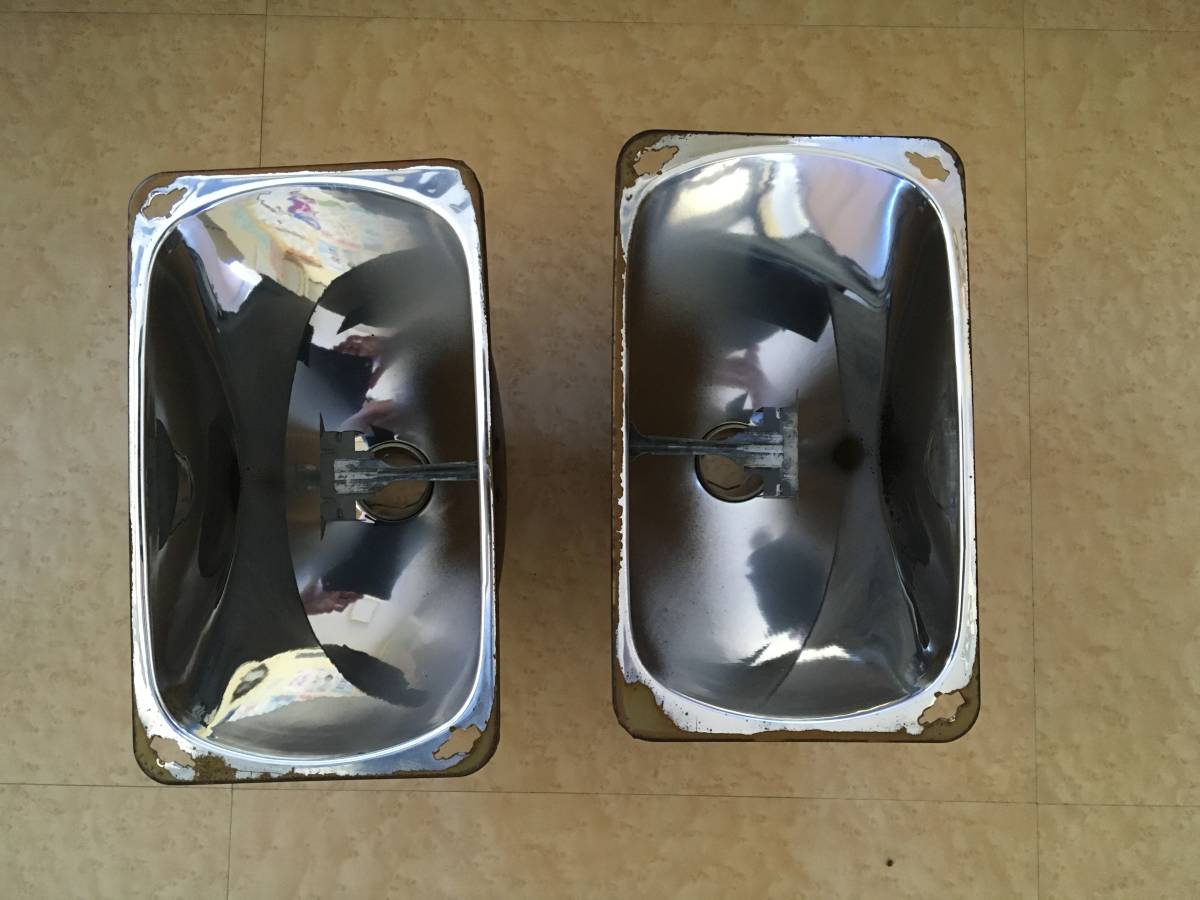  delivery Volvo 240 original head light reflector radiation intensity pair . not therefore processing . necessary 