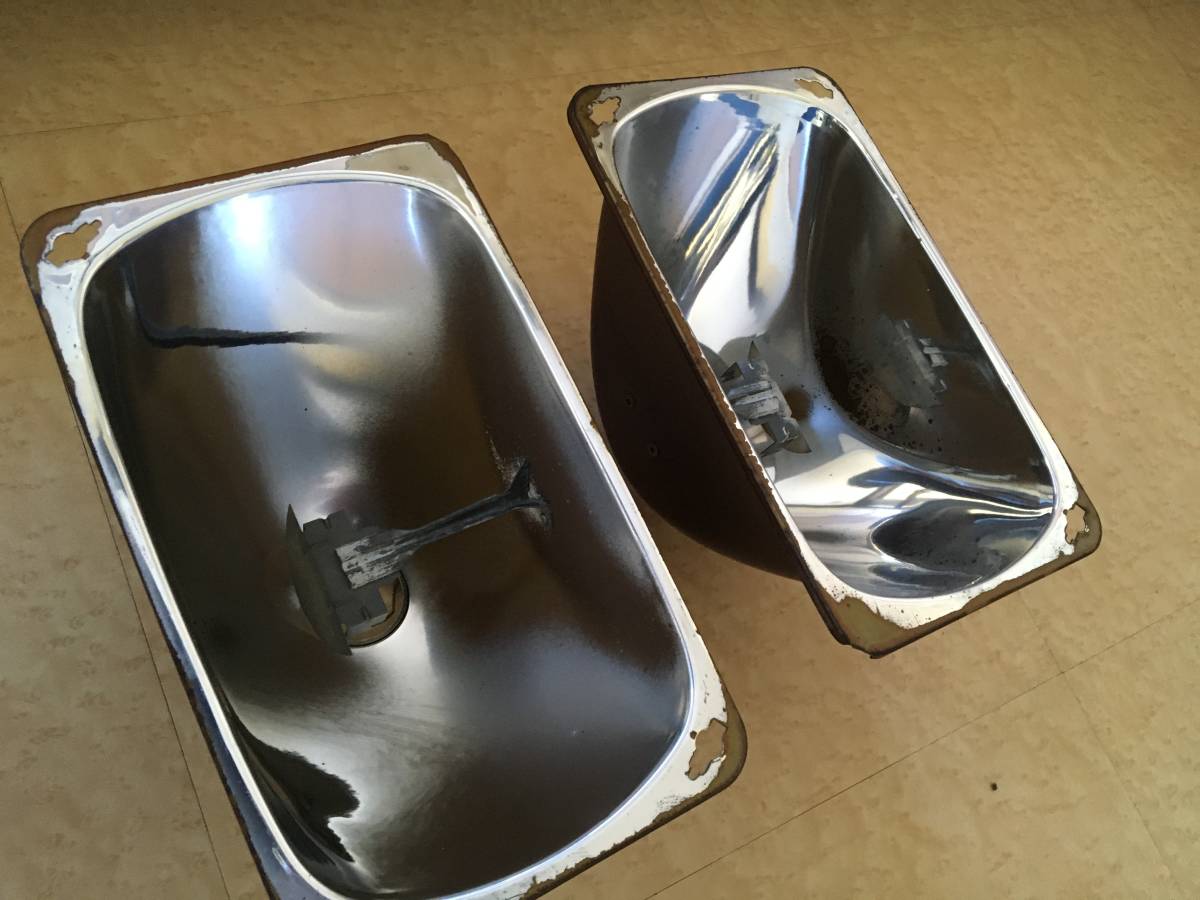  delivery Volvo 240 original head light reflector radiation intensity pair . not therefore processing . necessary 