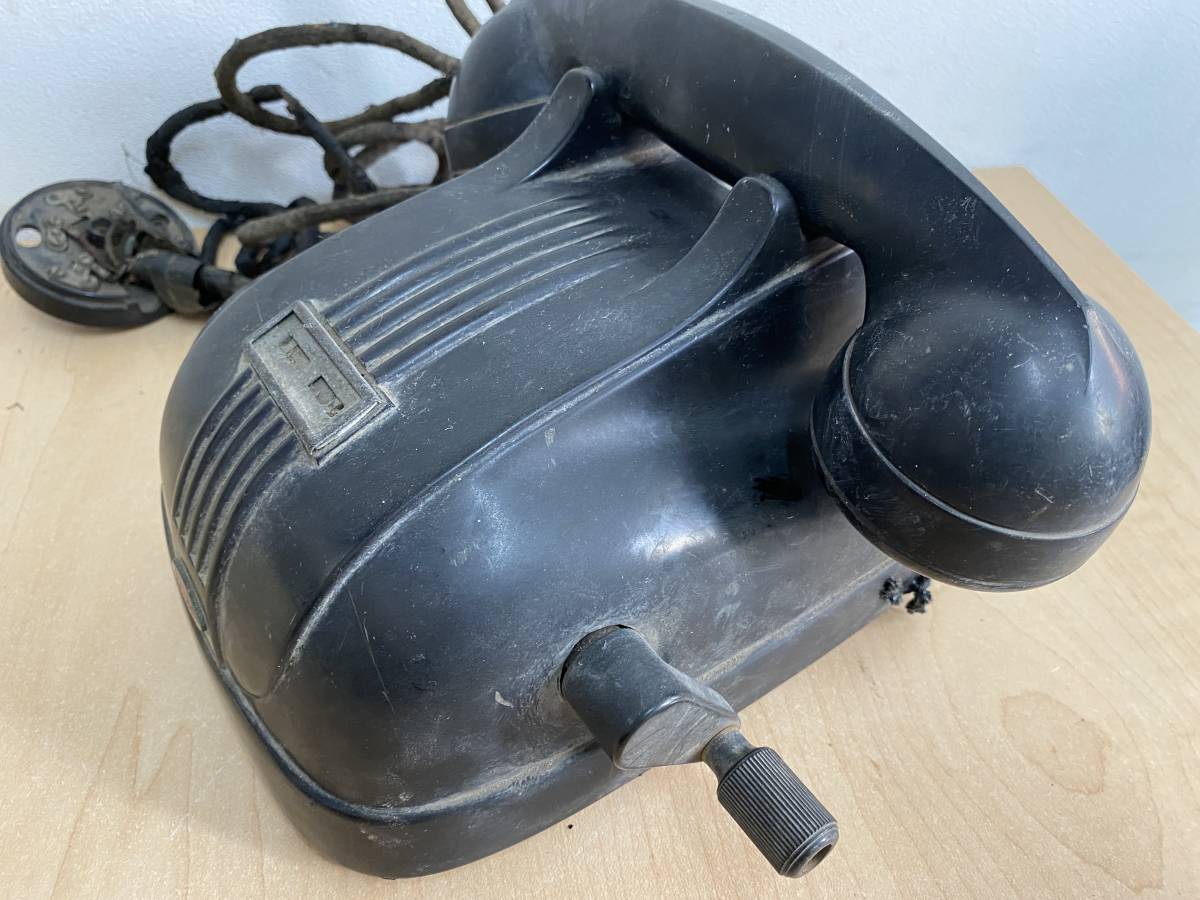 ①[ antique ] Hitachi? 3 number magnet type telephone machine? desk telephone machine operation not yet verification cable torn present condition goods [ Junk / home storage goods ]