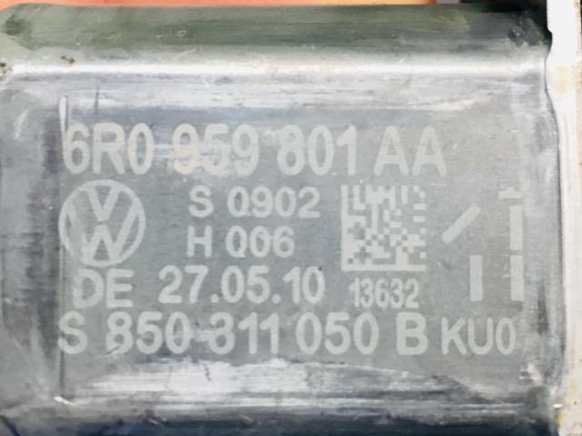 VW ポロ DBA-6RCBZ 左フロントドアレギュレーターモーター　モーターのみ_画像4