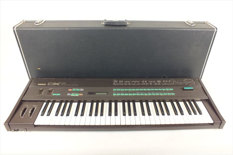 ◇ YAMAHA ヤマハ DX7 キーボード ハードケース付き 現状品