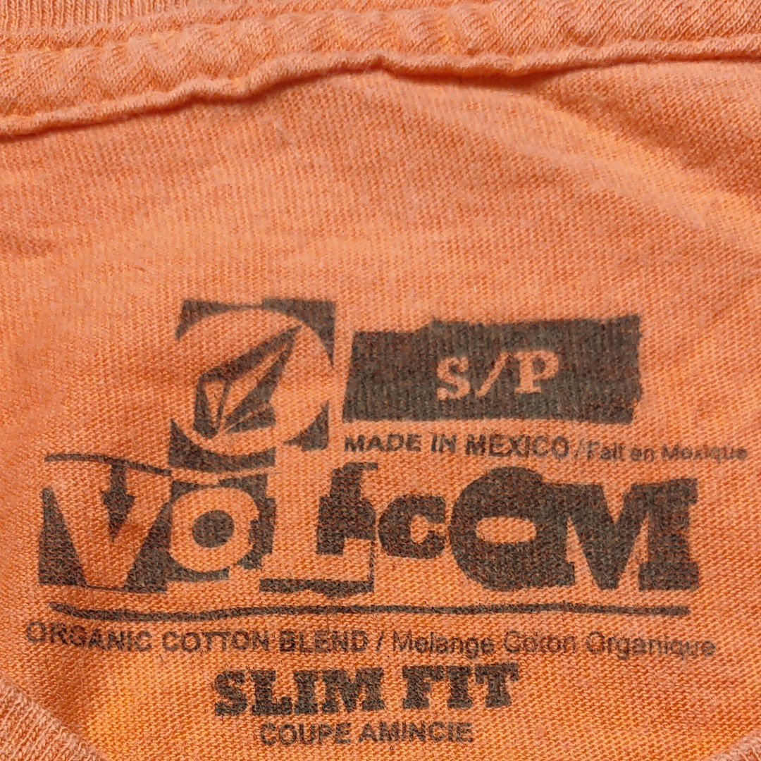 ボルコム半袖TシャツS  オレンジ フロントロゴ  バックVOLCOMストーンプリント 