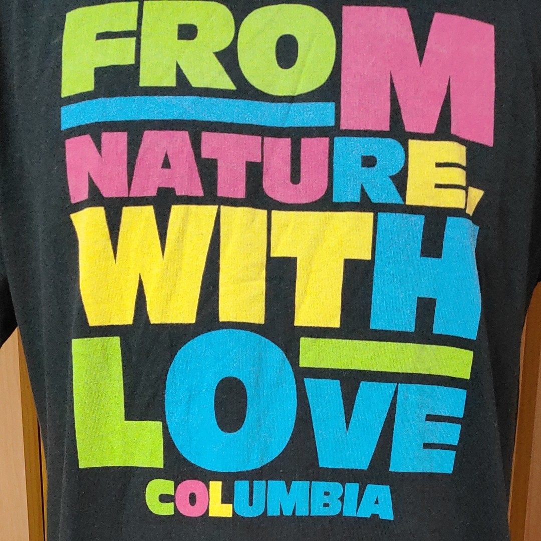 コロンビア半袖TシャツS/M 墨黒 多色プリントと裾の３色ステッチの色合わせがおしゃれ！ Columbia 