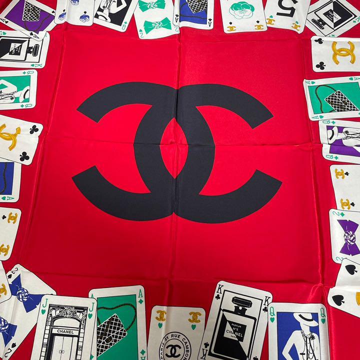 新年の贈り物 美品 CHANEL シャネル スカーフ トランプ柄 ココマーク