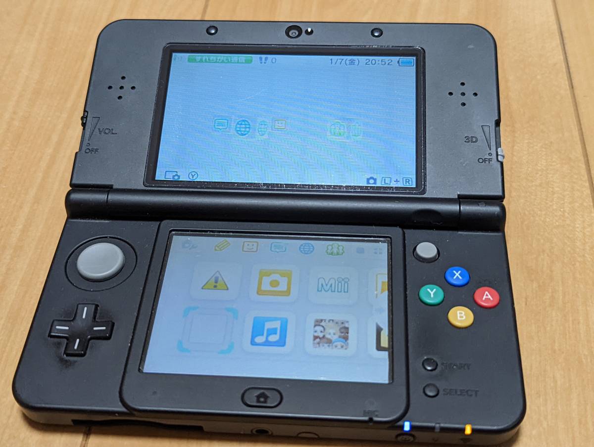 ニンテンドー new３DS　本体　ブラック　動作確認済　アダプター付属　画面フィルムあり