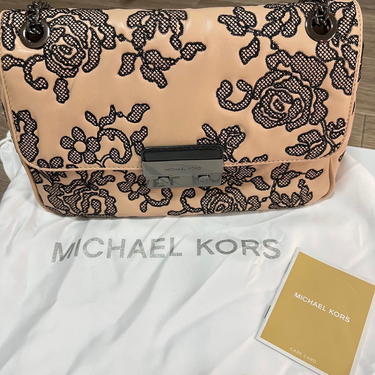 MICHAEL KORS マイケルコースチェーンショルダーバッグ　肩掛け　斜めがけ　ケアカード付き