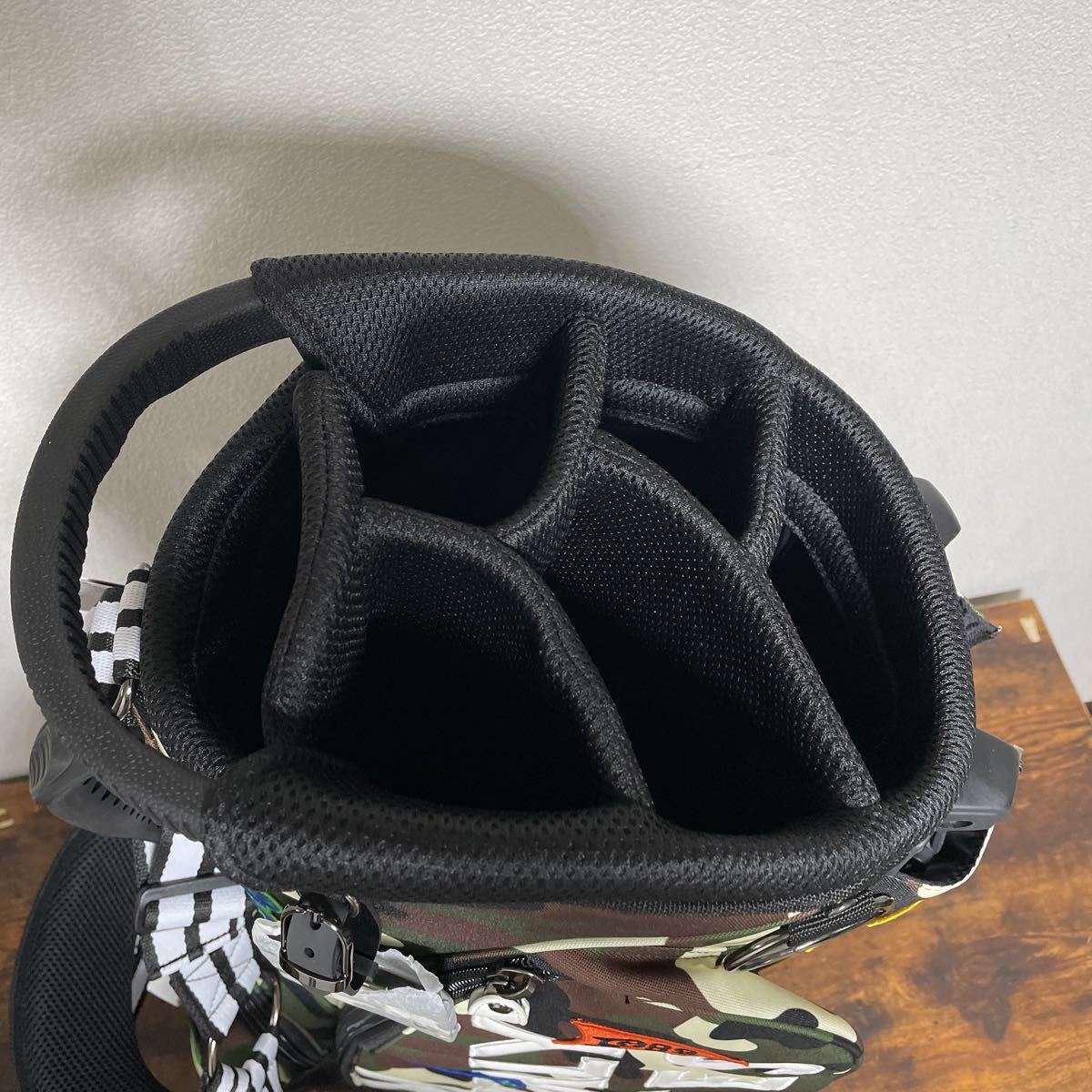 未使用 パーリーゲイツ ワッペンカモ スタンド式 キャディバッグ 未使用 パーリーゲイツ ワッペンカモ スタンド式 キャディバッグ