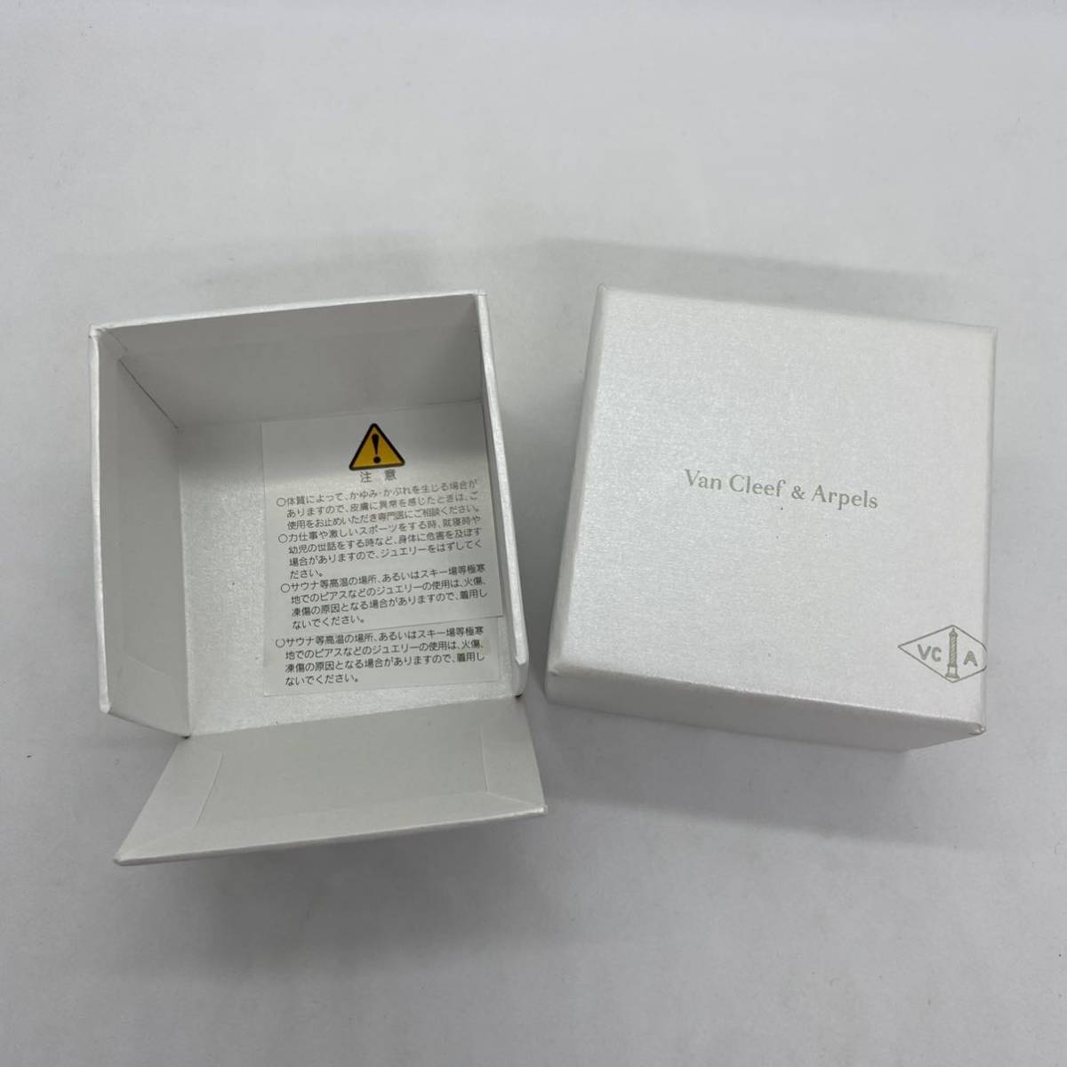05070 ヴァンクリーフ&アーペル Van Cleef & Arpels 箱 空箱 05070 ヴァンクリーフ&アーペル Van Cleef & Arpels 箱 空箱
