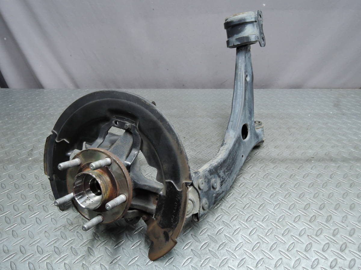 * CBA-MB4204S Volvo C30 front left hub Knuckle arm 4N51-2C447 / 3M51-3K171 ( inspection : bearing passenger's seat side suspension V-4039