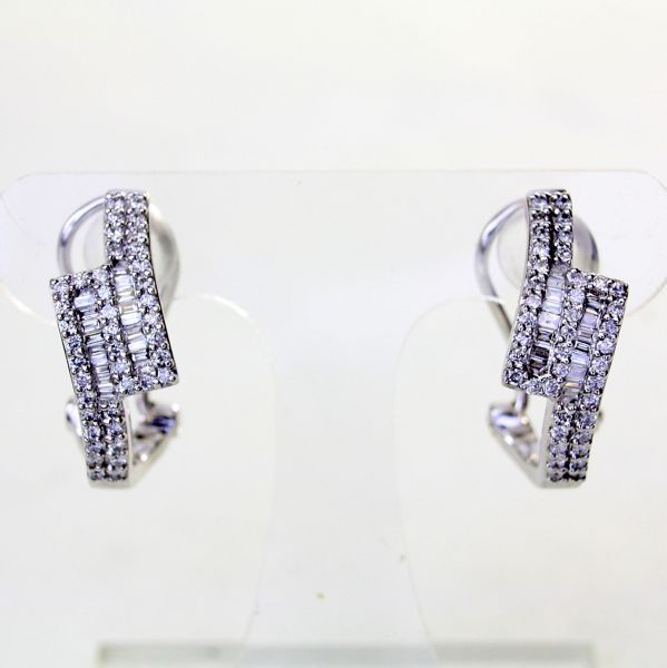 ◎中古美品◎１８金WG　ダイヤ　0.58ct　ピアス_画像1