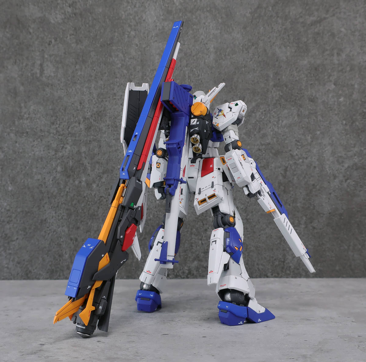 Deskripsi barang RG 1/144 RX-93ff νガンダム 小改修塗装済完成品