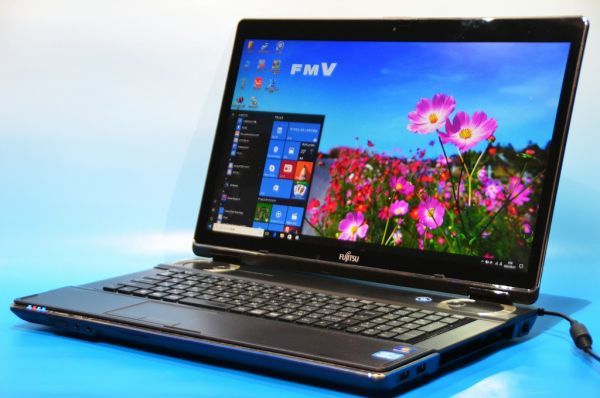 大画面 17.3インチ フルHD(1920×1080) 富士通 FUJITSU LIFEBOOK NH77