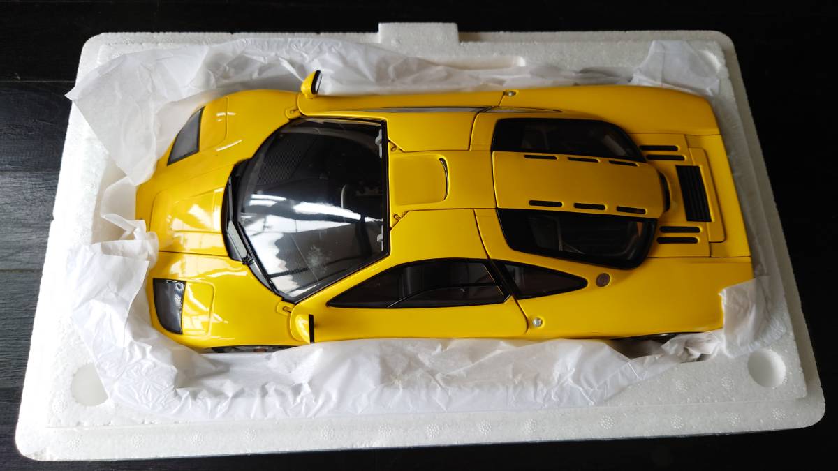 * супер редкий распроданный premium * McLAREN F1 roadcar yellow 1|12