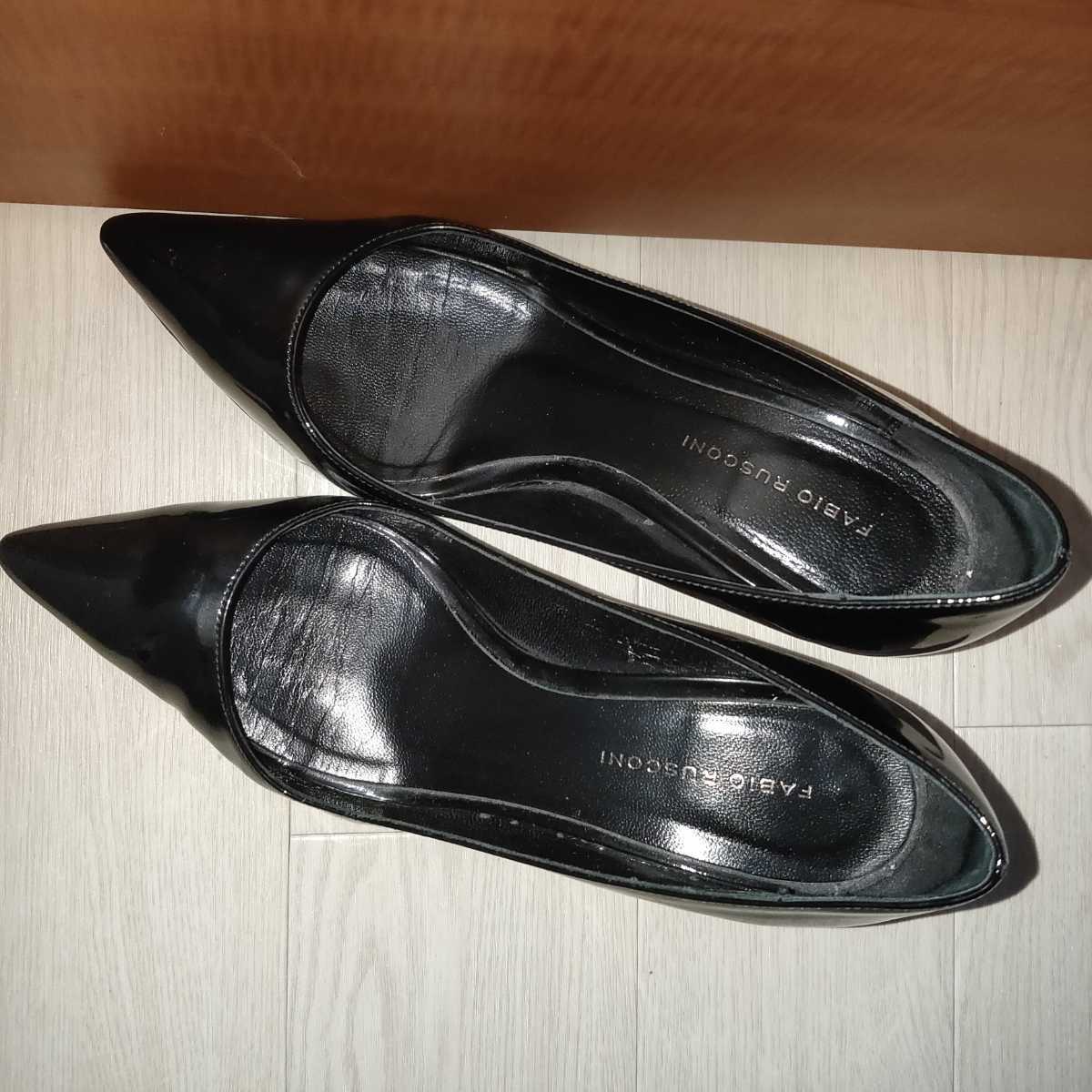 Yahoo!オークション - 中古 エナメル 黒パンプス 長期 使用感 Yahoo!オークション - 中古 エナメル 黒パンプス 長期 使用感