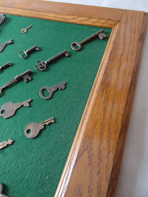  Vintage antique USA key wood frame wall interior display lock s Smith pado lock ornament amount tree key rare 