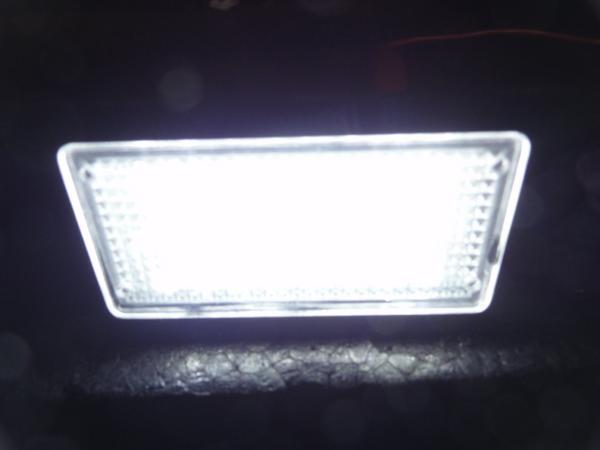 激白光！！ BMW LED ナンバー灯　 ライセンスランプ　E38 ７シリーズ_画像1