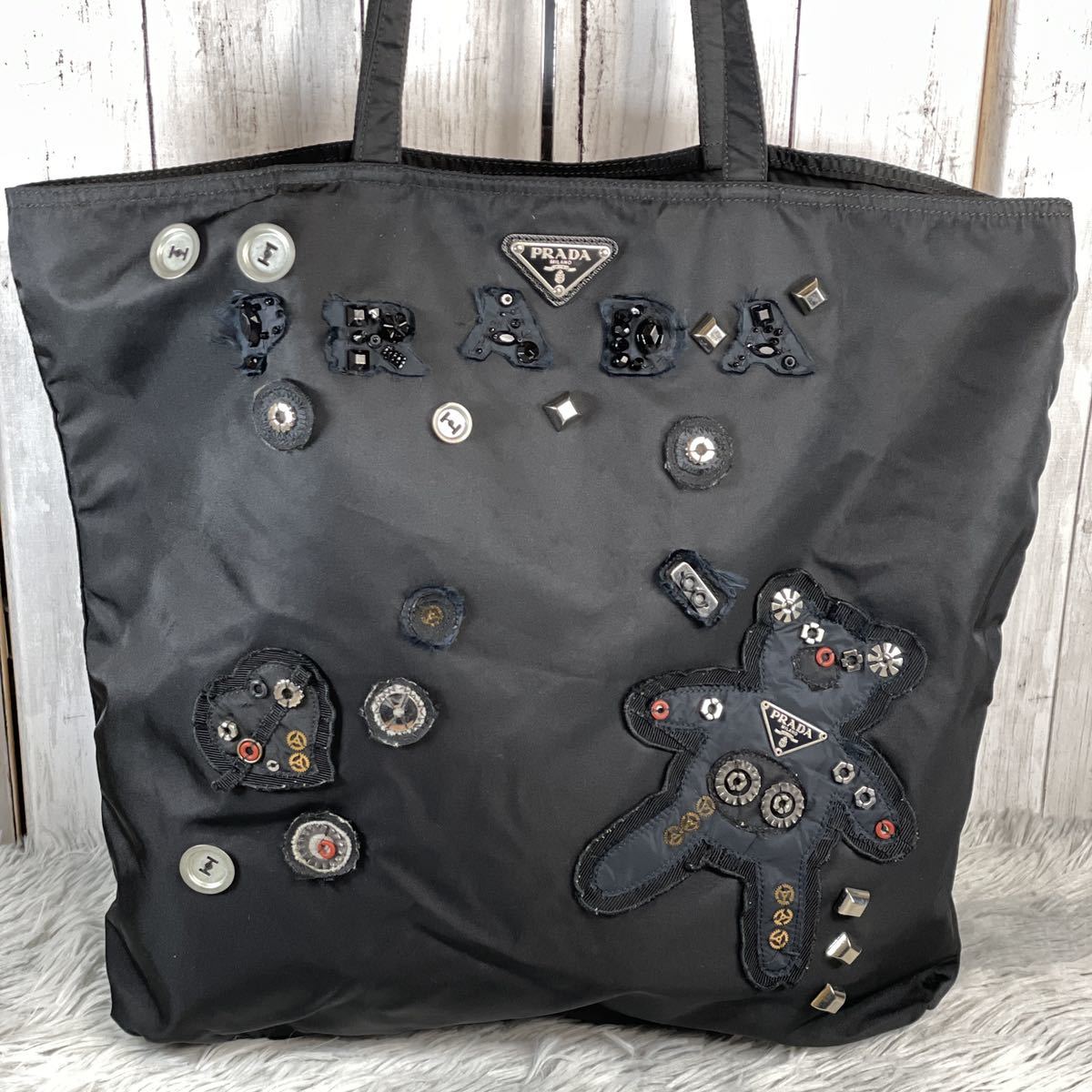 希少 プラダ バッグ トートバッグ ナイロン 刺繍 スタッズ 希少 プラダ バッグ トートバッグ ナイロン 刺繍 スタッズ