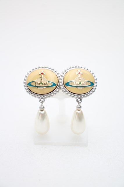 送料無料】エナメルボタンピアス Vivienne Westwood ヴィヴィアン