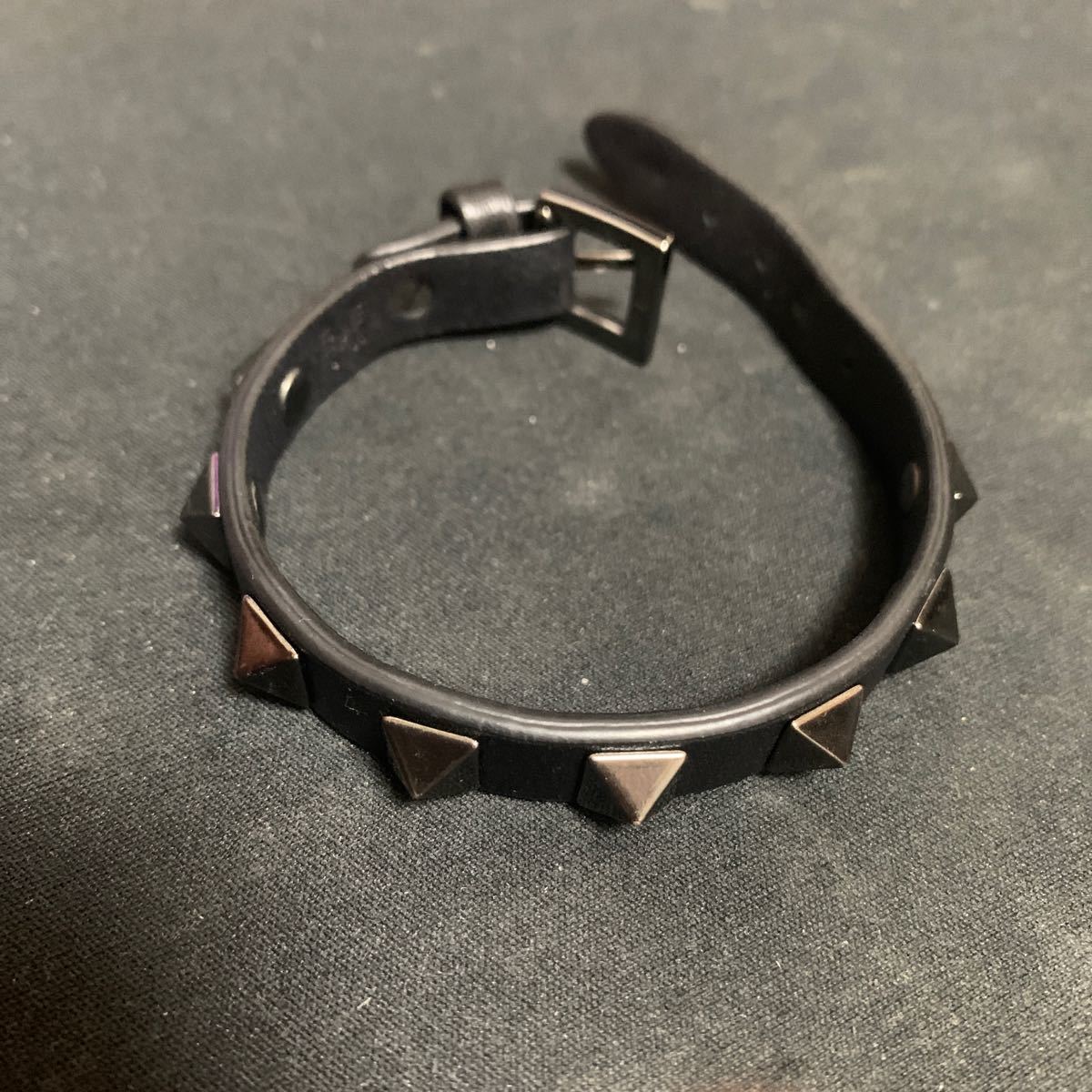 valentino レザーブレスレット capacitacion.bureauveritas.com.ec