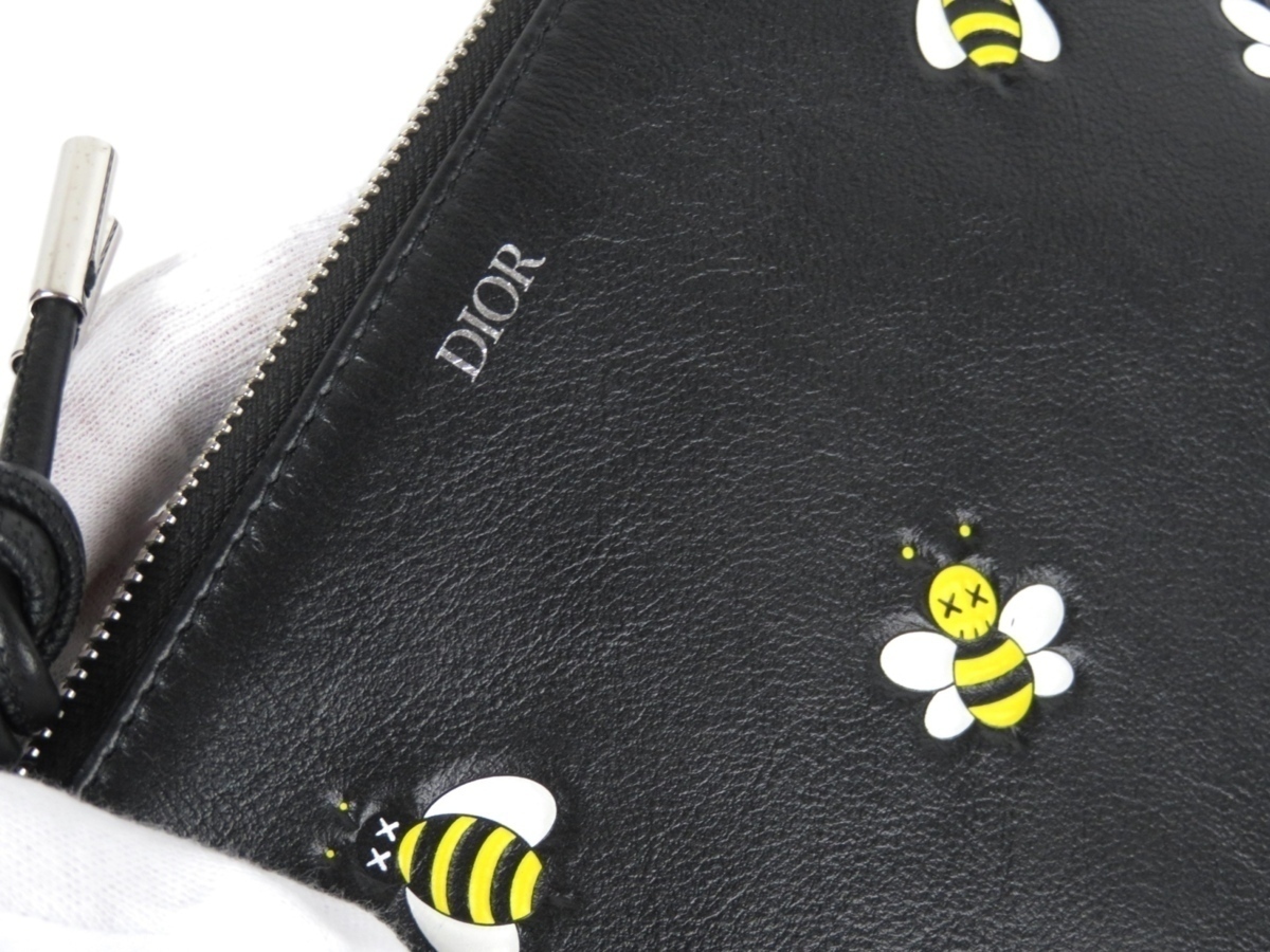 美品】 DIOR ディオール KAWS Bee カウズ クラッチ バッグ 蜂 ビー