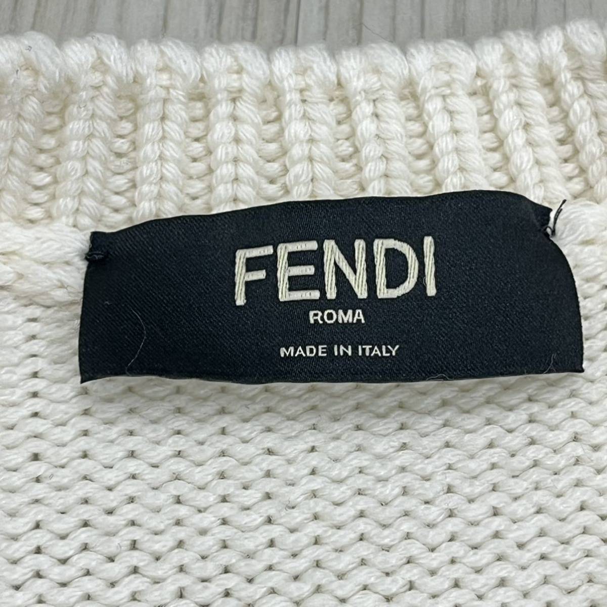 FENDI フェンディ ウール ロゴ インターシャ クルーネック FENDI フェンディ ウール ロゴ インターシャ クルーネック