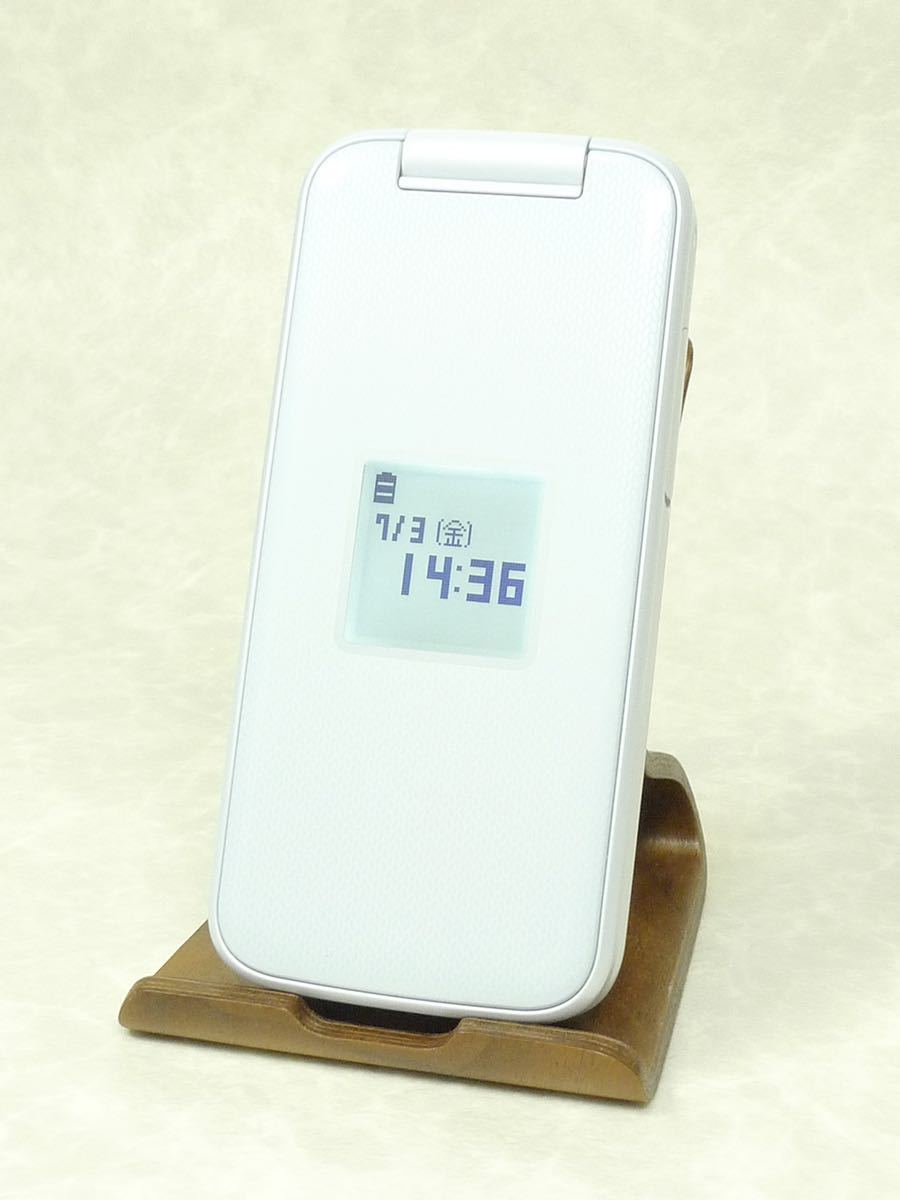 ②1959【外装美品/アルコール消毒済み】らくらくホン F-01M ホワイト