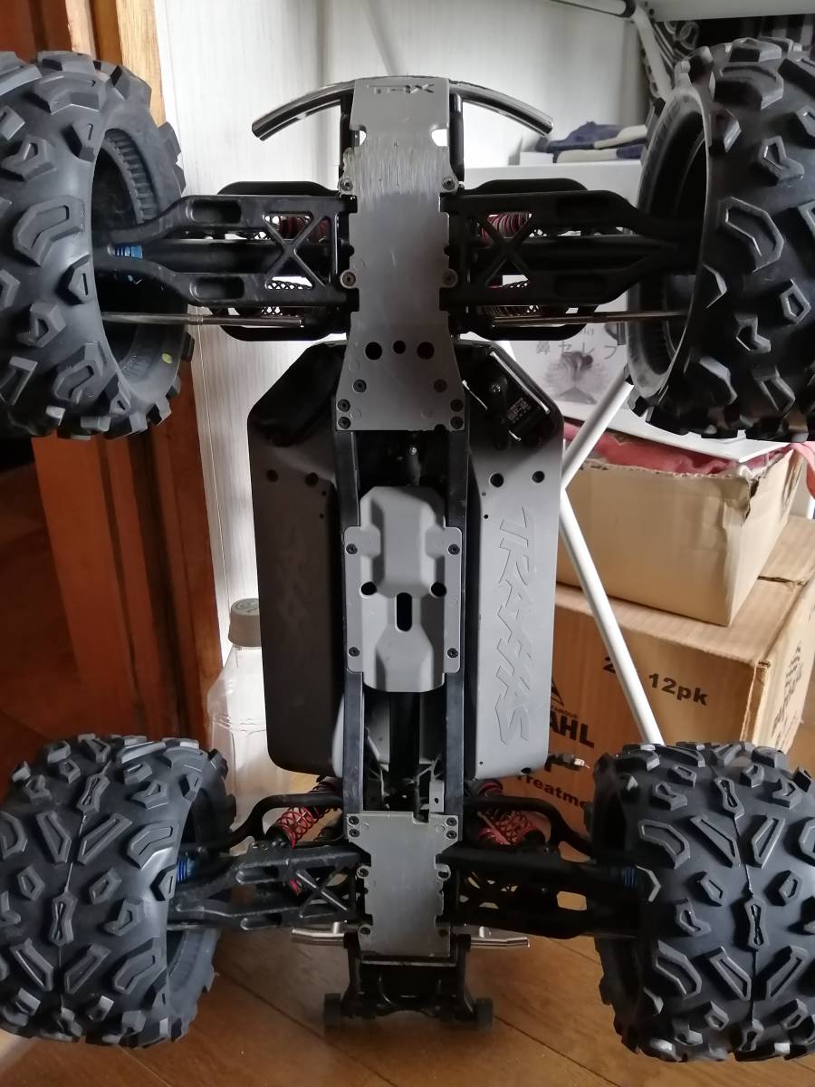 るとボディ ヤフオク! - トラクサス E-MAXX 美品 ングサーボ