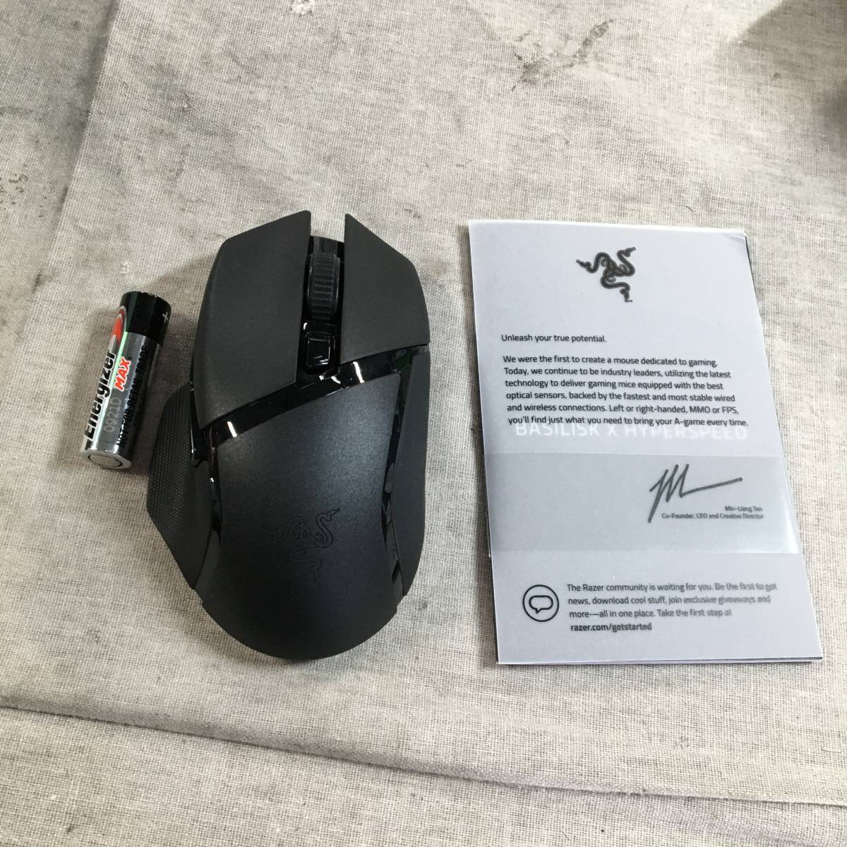 現状品　Razer Basilisk X HyperSpeed ゲーミングマウス 高速無線 RZ01-03150100-R3A1_画像2