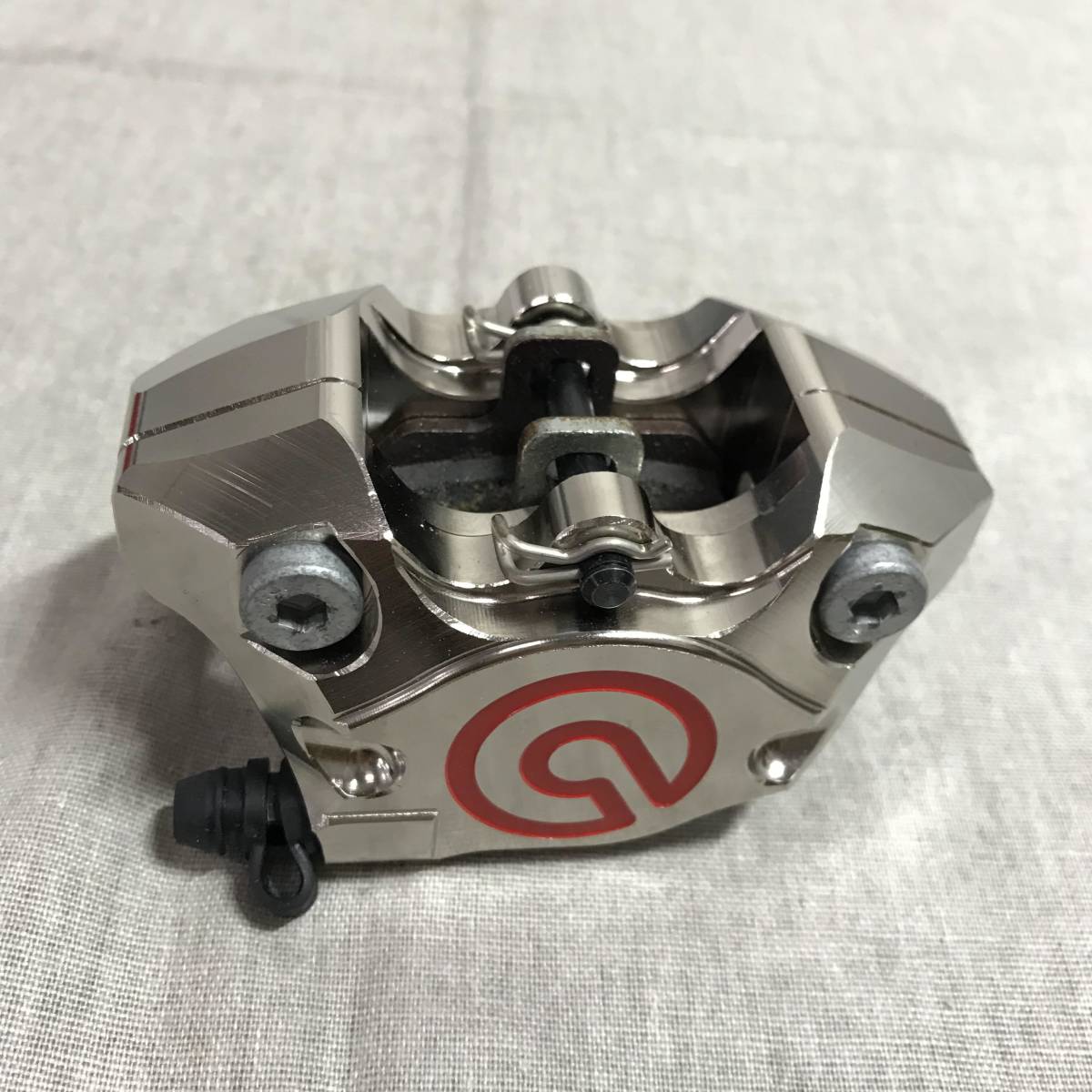 Brembo(ブレンボ) CNC(削り出し) リアキャリパー 2P φ34 ニッケルコート 120.A441.40_画像2