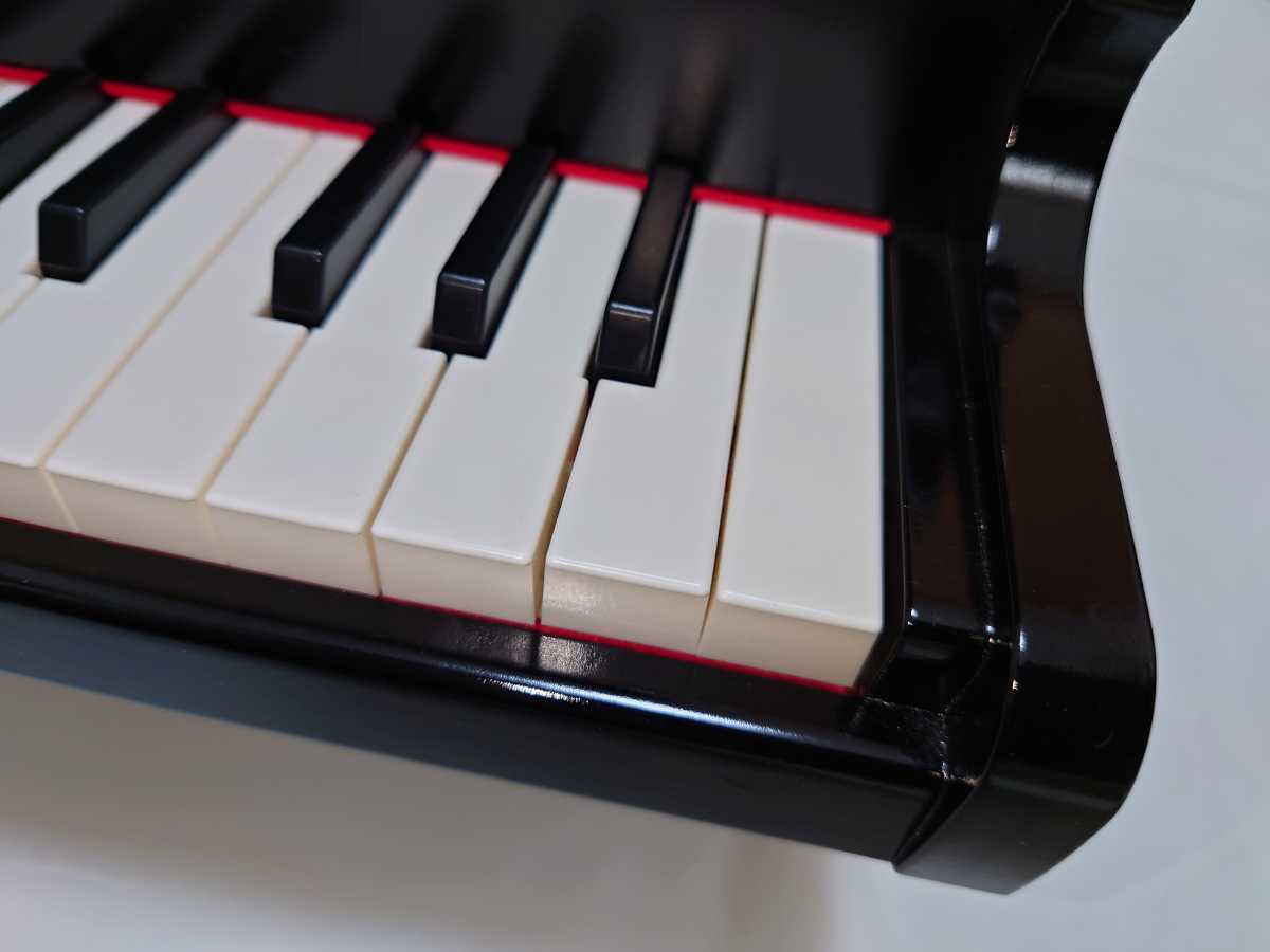 Kawai グランドピアノ ブラック 1141 本体サイズ:425×450×205 Mm(脚付き・蓋閉じ状態) ピアノ・キーボード 