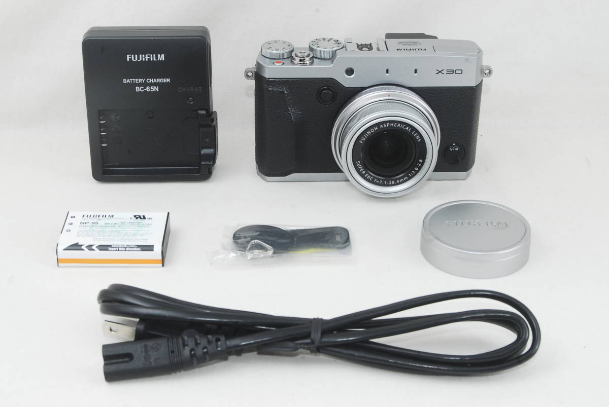 ☆良品☆FUJIFILM フジフィルム X30 シルバー 大人気コンデジ 富士
