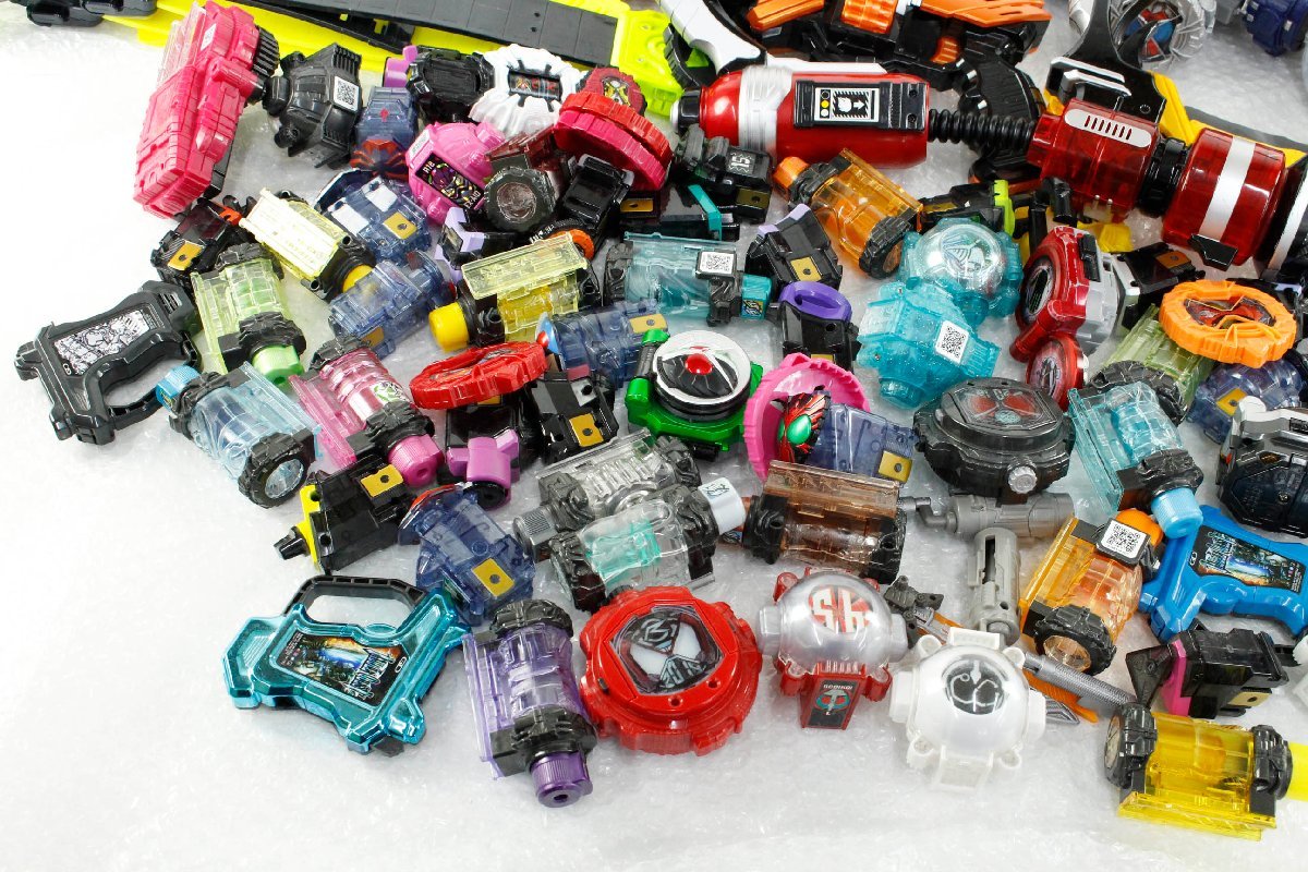 中古・ジャンク品】仮面ライダー変身ベルト・武器等まとめセット 中古・ジャンク品】仮面ライダー変身ベルト・武器等まとめセット