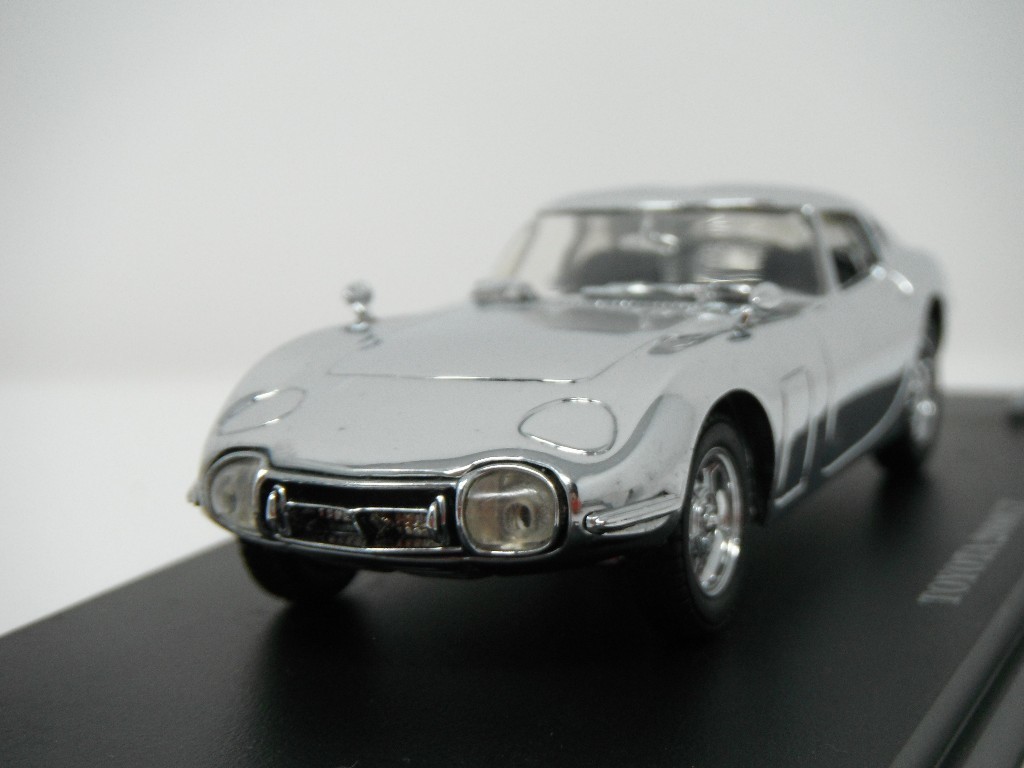 ■ 京商『1,000個限定1/43 TOYOTA 2000GT MF-10 クローム（鏡面加工） トヨタ ステッカー付きダイキャストミニカー』_画像2