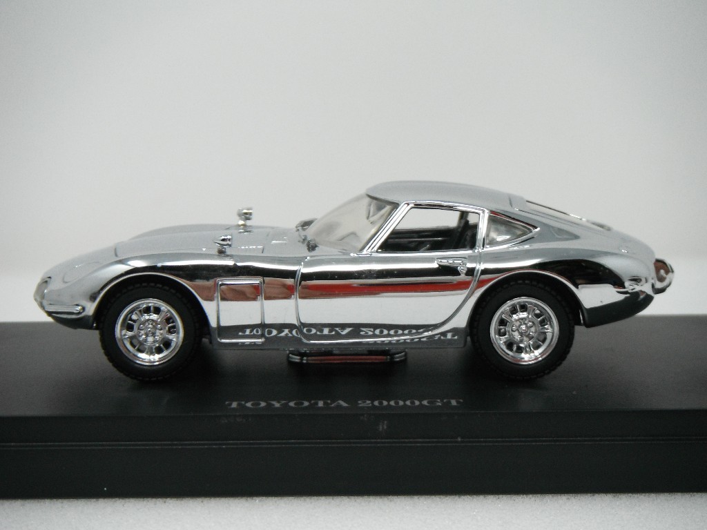 ■ 京商『1,000個限定1/43 TOYOTA 2000GT MF-10 クローム（鏡面加工） トヨタ ステッカー付きダイキャストミニカー』_画像6