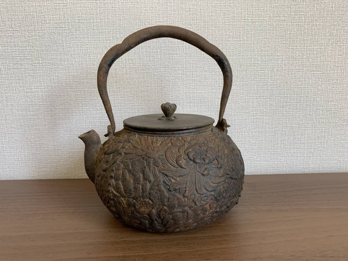 スタイリッシュシンプル 南部鉄瓶 伝統工芸品 さくら柄 - 調理器具