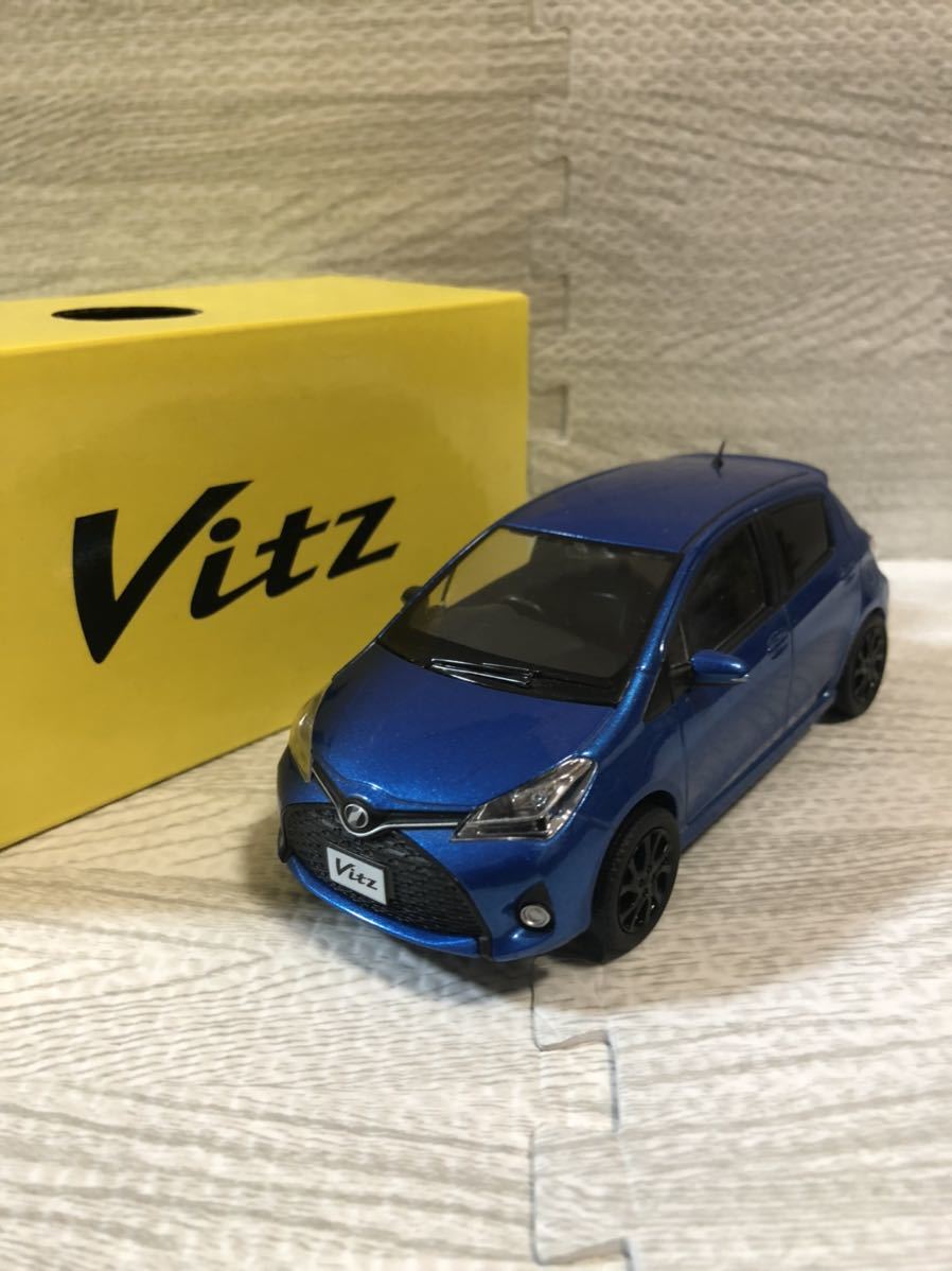1/30 トヨタ ヴィッツRS VITZ 中期 カラーサンプル ミニカー 非売品