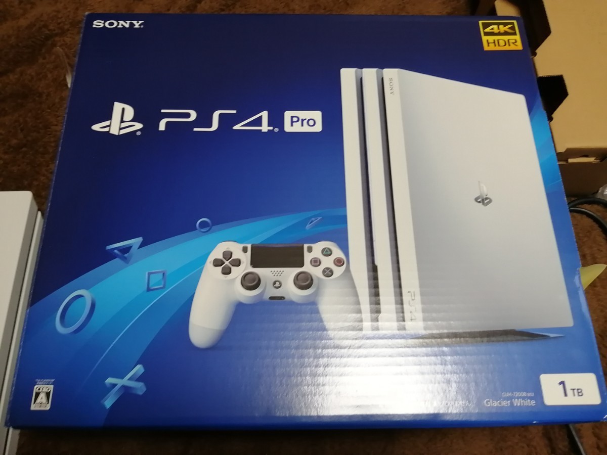 PlayStation 4 Pro　CUH-７２００B　中古ソフト2本セット