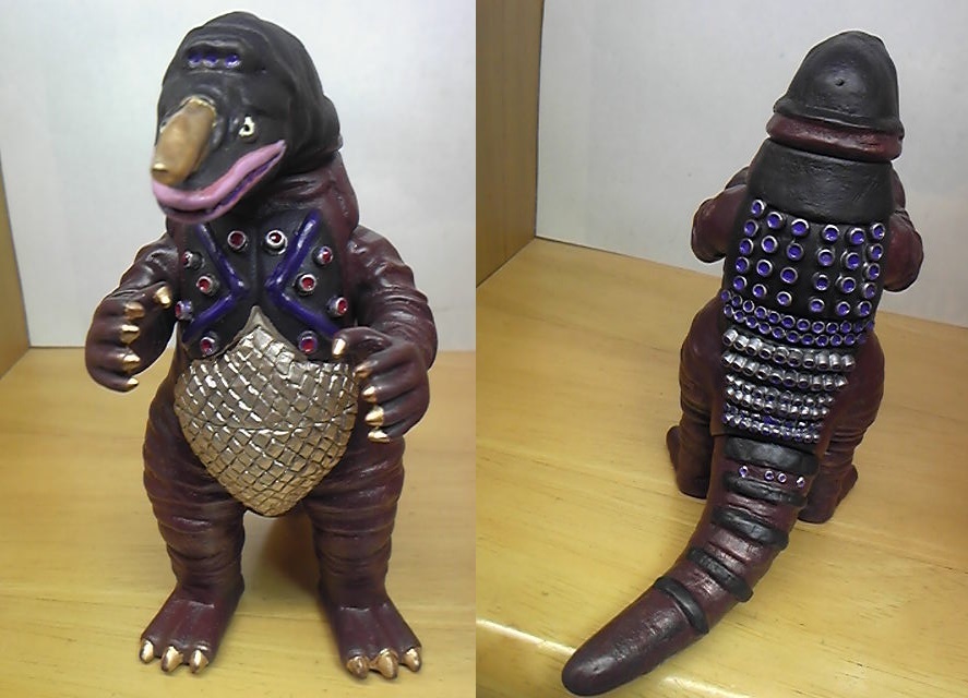 ◇ 変身前風リペイント 変身怪獣 ザラガス 高さ約13センチ 定型
