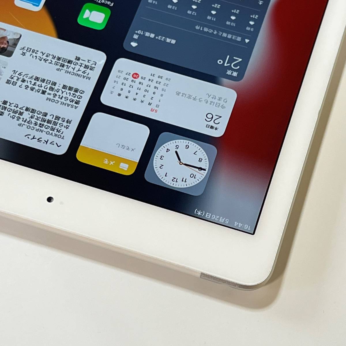 Apple SIMフリー iPad (第5世代) シルバー 32GB MP1L2J/A Wi-Fi+