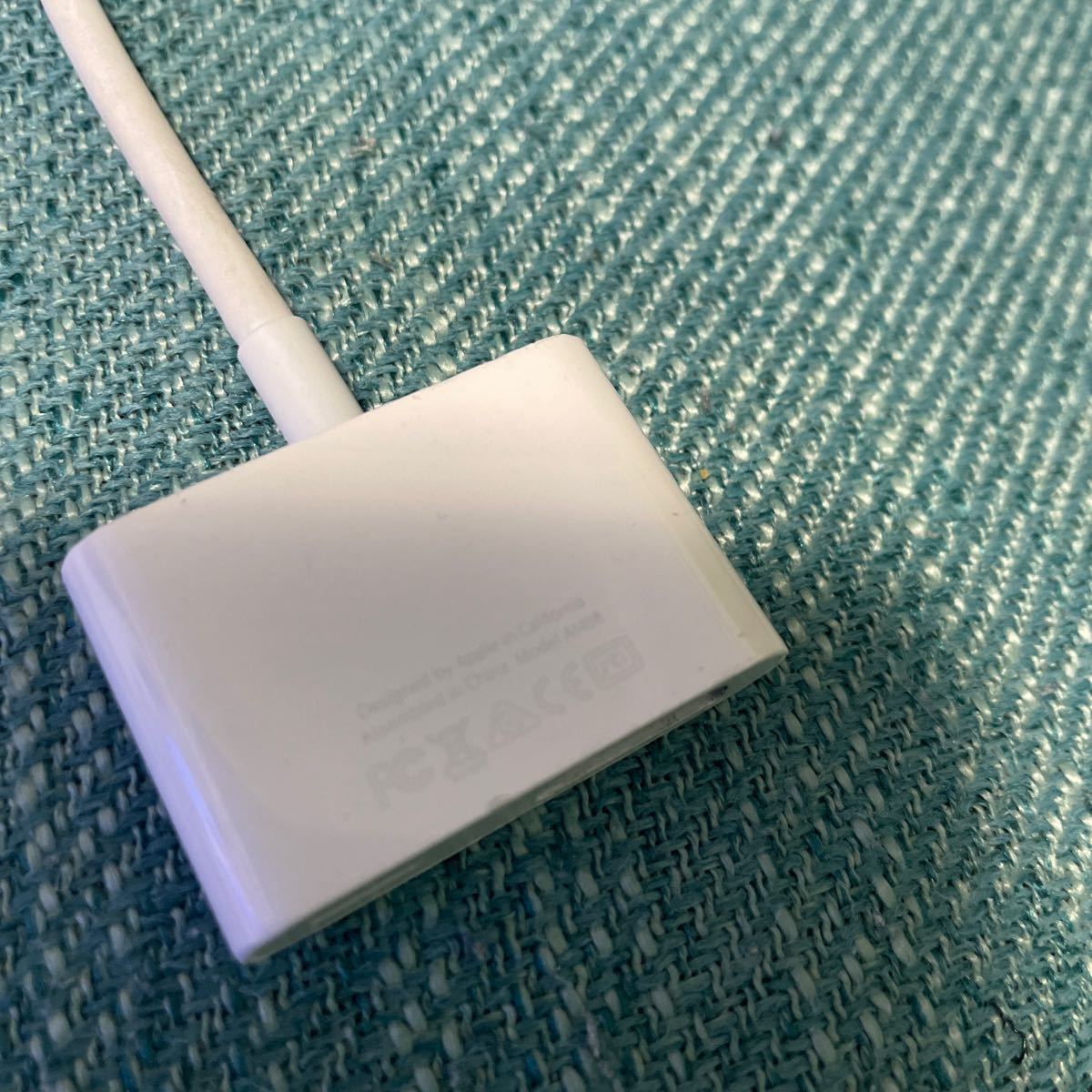 Apple Lightning HDMI変換ケーブル