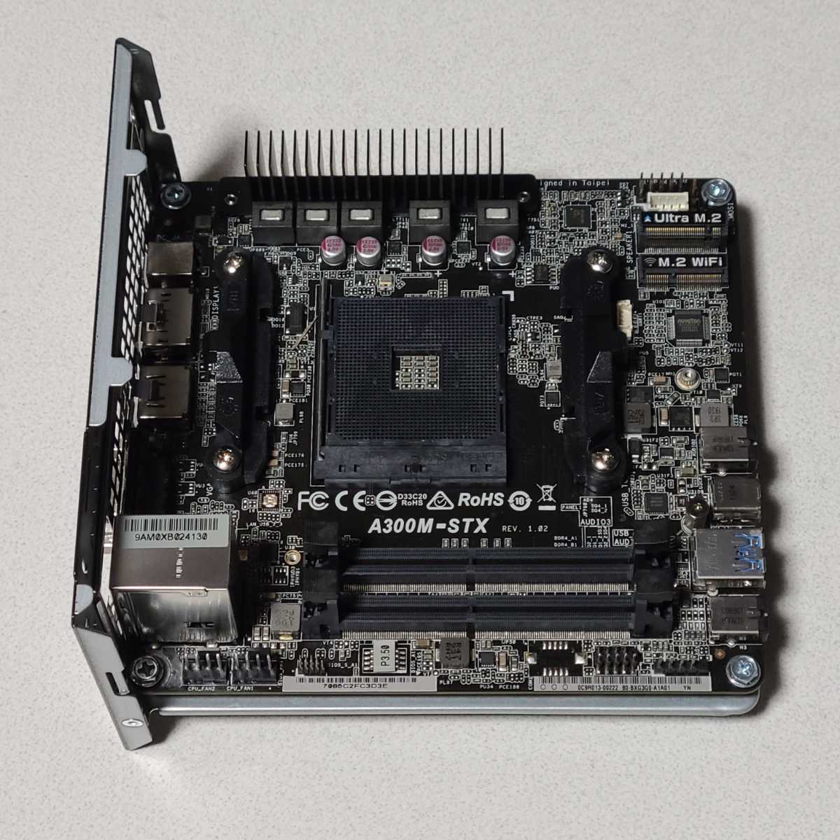 ASRock DeskMini A300 ケース マザーボード CPUクーラーのみ ASRock DeskMini A300 ケース マザーボード CPUクーラーのみ