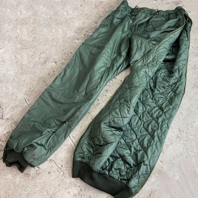 陸上自衛隊 防寒戦闘服 中衣 ズボン 1B 2009年製 中綿 サイドジップ 中古現状品_画像4