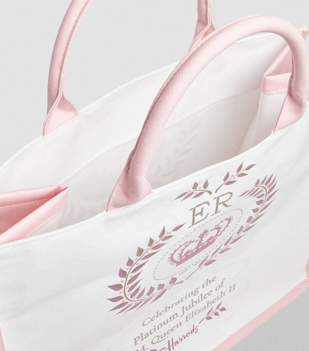 【匿名 送料無料】 ハロッズ エリザベス女王 プラチナジュビリー ショッパーバッグ ラージ Large Queen's Platinum  Jubilee Shopper Bag 1