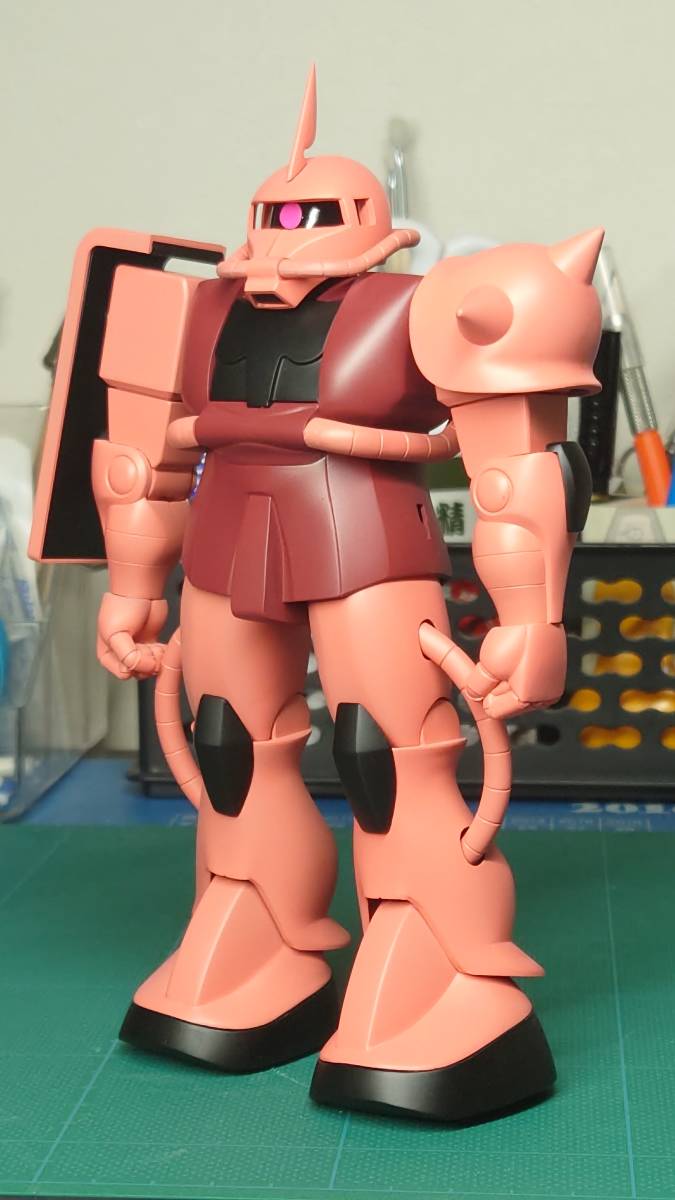 Yahoo!オークション - 1/100 MS-06S シャア専用ザク 完成品 旧キット Yahoo!オークション - 1/100 MS-06S シャア専用ザク 完成品 旧キット