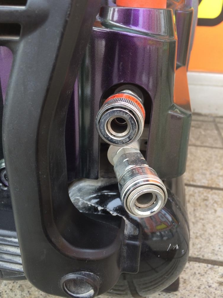 003☆おすすめ商品☆MAX スーパーエアコンプレッサ AK-HH1250E2 ※高圧