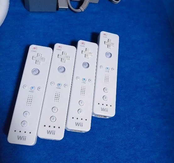 Wii 4人で遊ぶ♪本体ハンドル マリオカート マリオブラザーズ Wiiパーティ