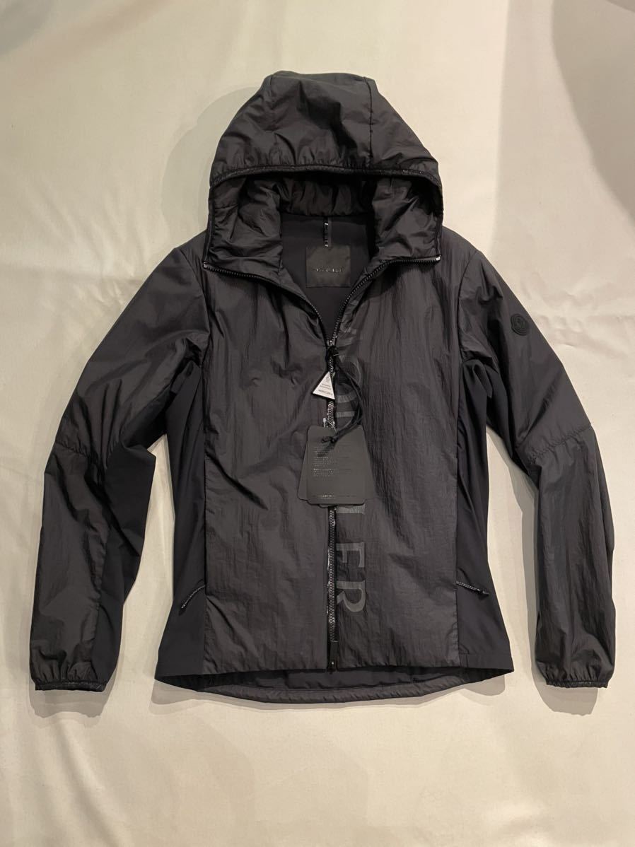 4 新品 MONCLER ICHIRO ジャケット 黒 ロゴ パーカー 黒 中綿 eva.gov.co